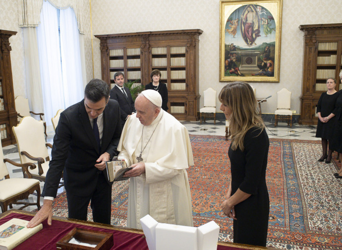 El presidente Sanchez en Vatican con Papa Francisco