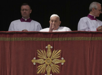 LE ULTIME ORE DEL PAPA TRA BAGNI DI FOLLA E INCONTRI. CARDINALI CONVOCATI GIÀ DOMANI