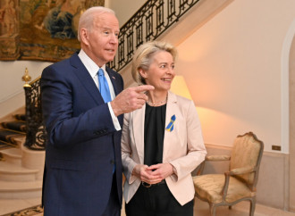 Joe Biden e Ursula von der Leyen (25 marzo 2022, foto ImagoEconomica)