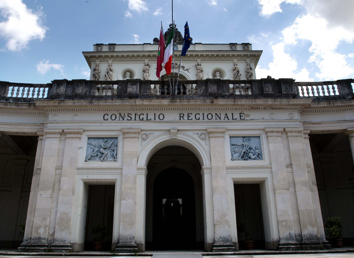 Consiglio regionale Abruzzo (ImagoEconomica, 2001)