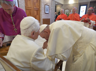 Benedicto XVI: el celibato está en la naturaleza del sacerdote