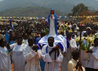Un sacerdote de Ruanda: "Os hablo de Nuestra Señora de Kibeho"
