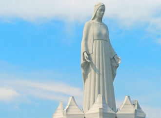 En Polonia, la estatua de la Virgen más alta de Europa
