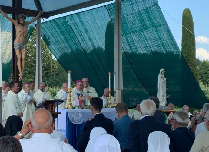 Messa solenne Rosa Mistica, Fontanelle di Montichiari, 13 luglio 2024 (foto di Stefano Magni)