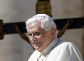 La apisonadora contra Ratzinger, otra vez en funcionamiento