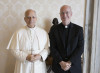 Con el padre Martin, el lobby gay intenta reclutar al Papa